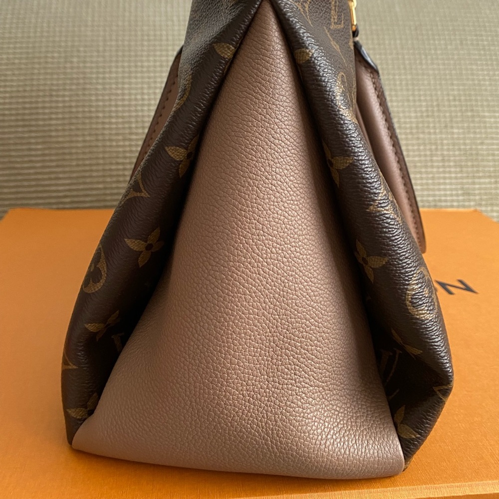 πΈLouis Vuitton Pallas MMπΈ - Picture 7 of 16